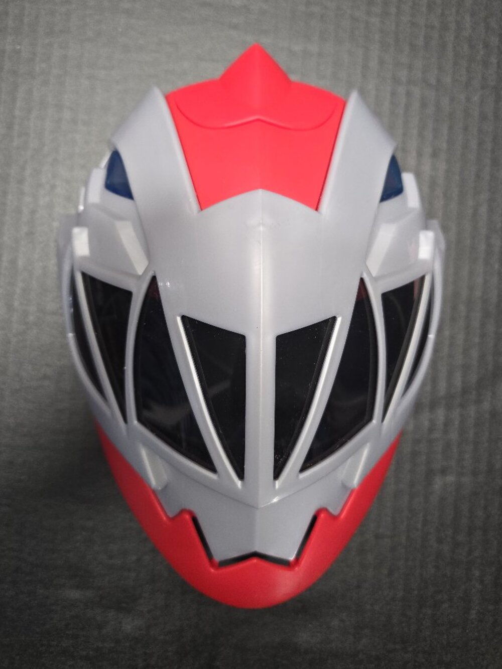 Power Rangers Dino Fury Red Ranger Electronic Mask Halloween Mask w/Lights
